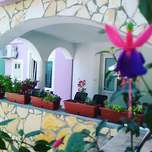 Ema & Sea Apartment's With Free Private Parking Appartement Pula